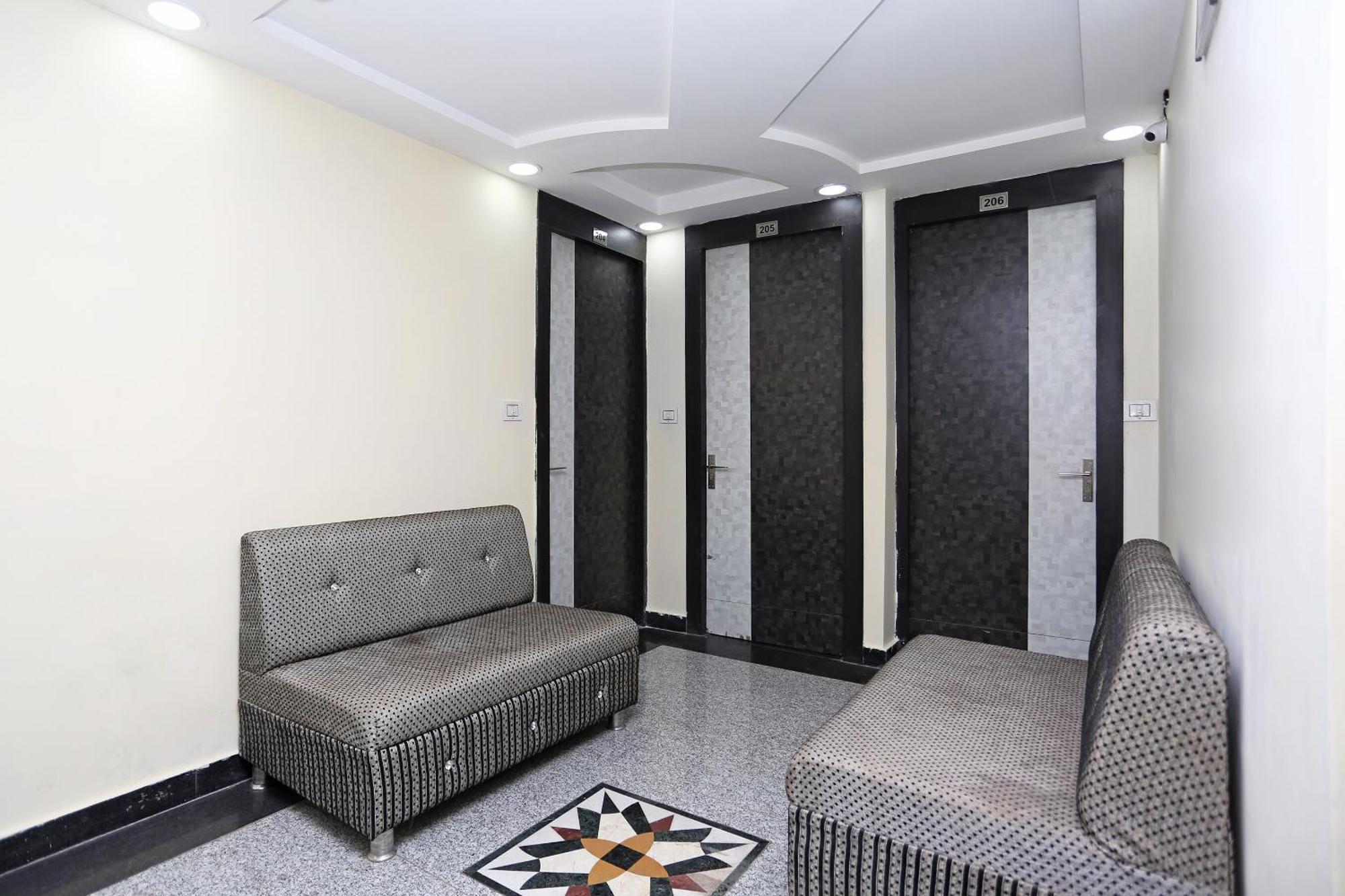 Hotel O Laxmi Privilege Inn قاليور المظهر الخارجي الصورة